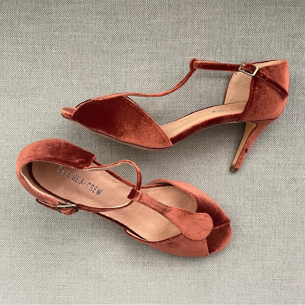 Chelsea Crew Blondie T-Strap Heels in Rust Velvet sz 41